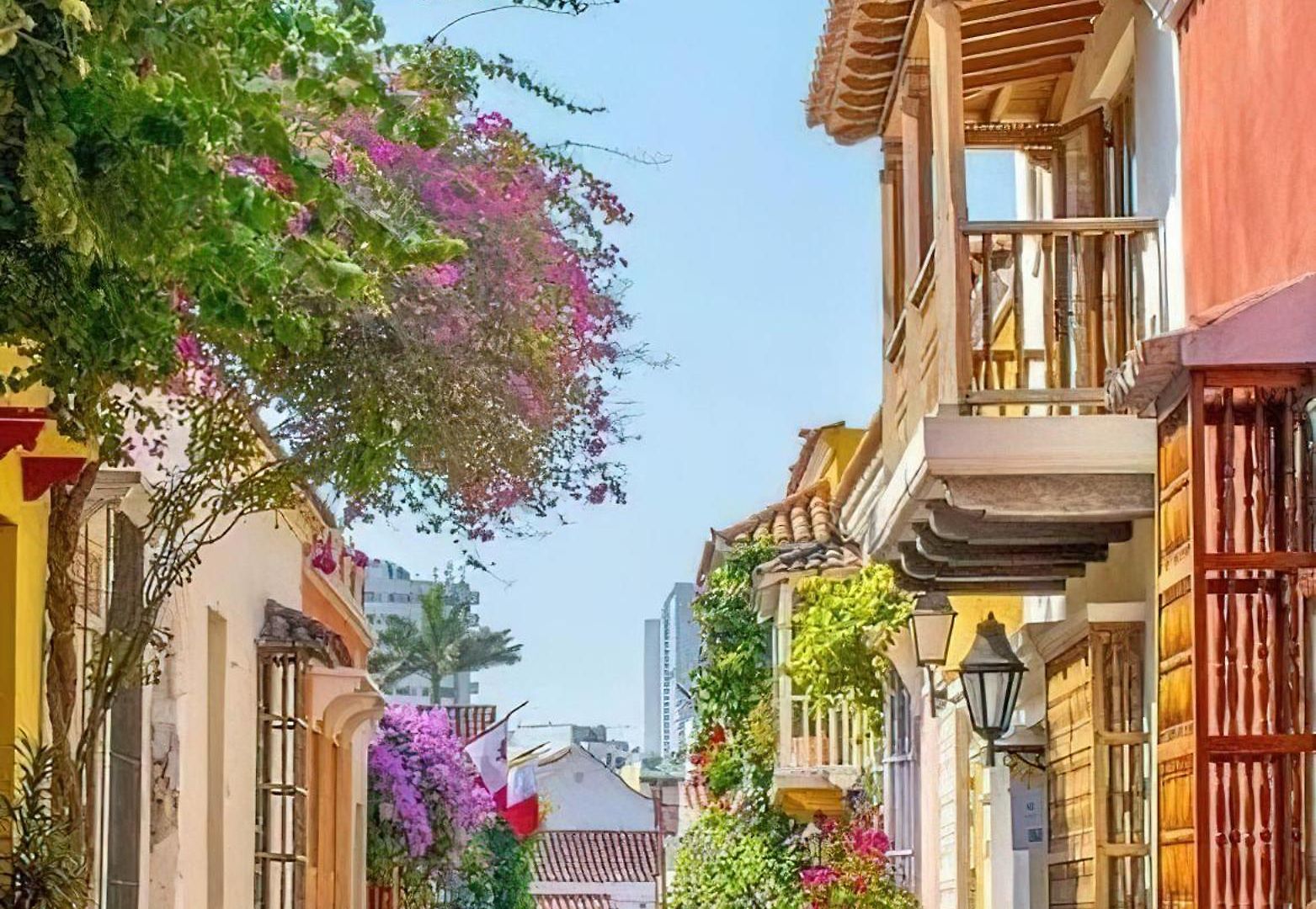 Close To Historic And * Cartagena