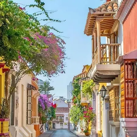 Close To Historic And * Cartagena