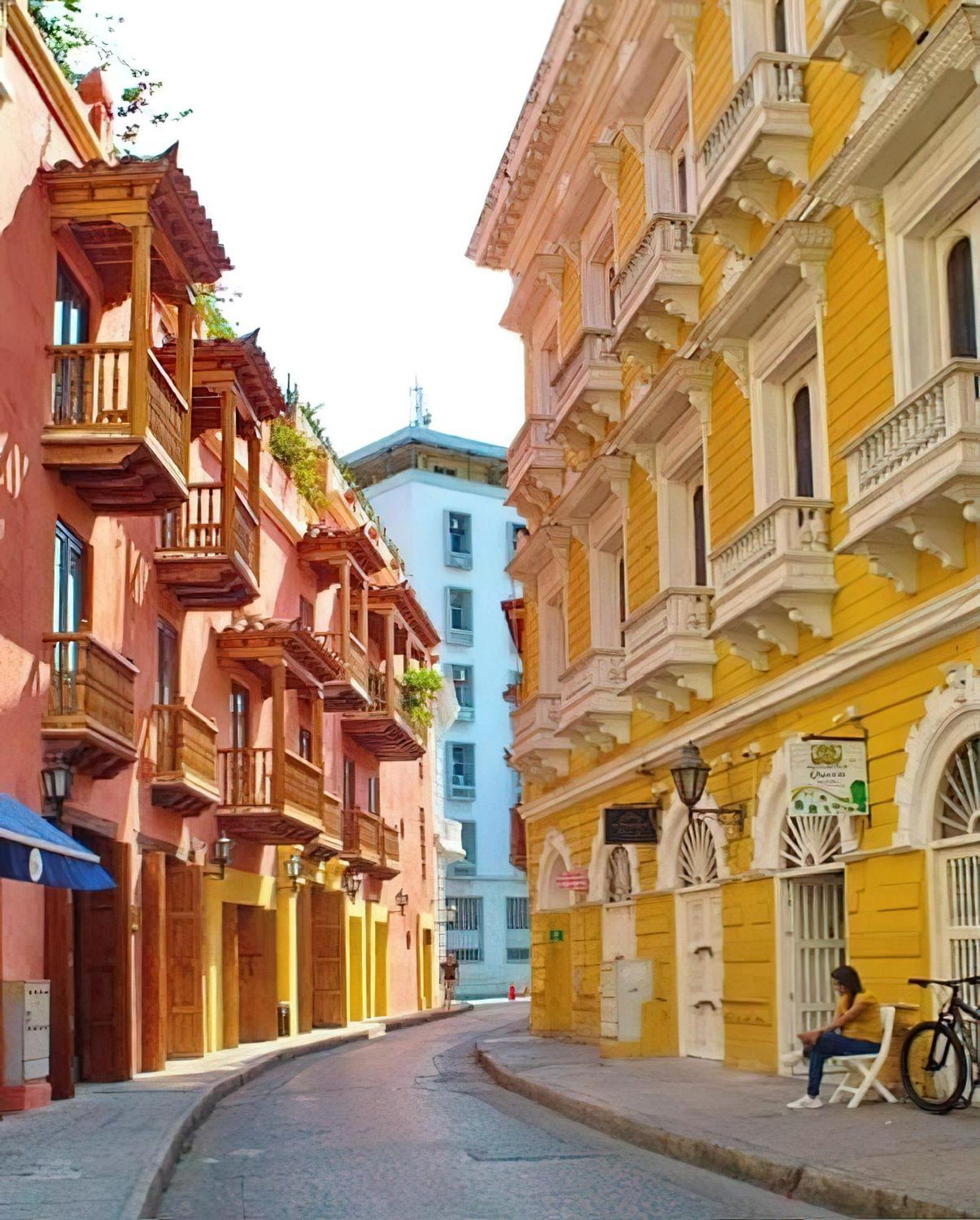 Close To Historic And Cartagena